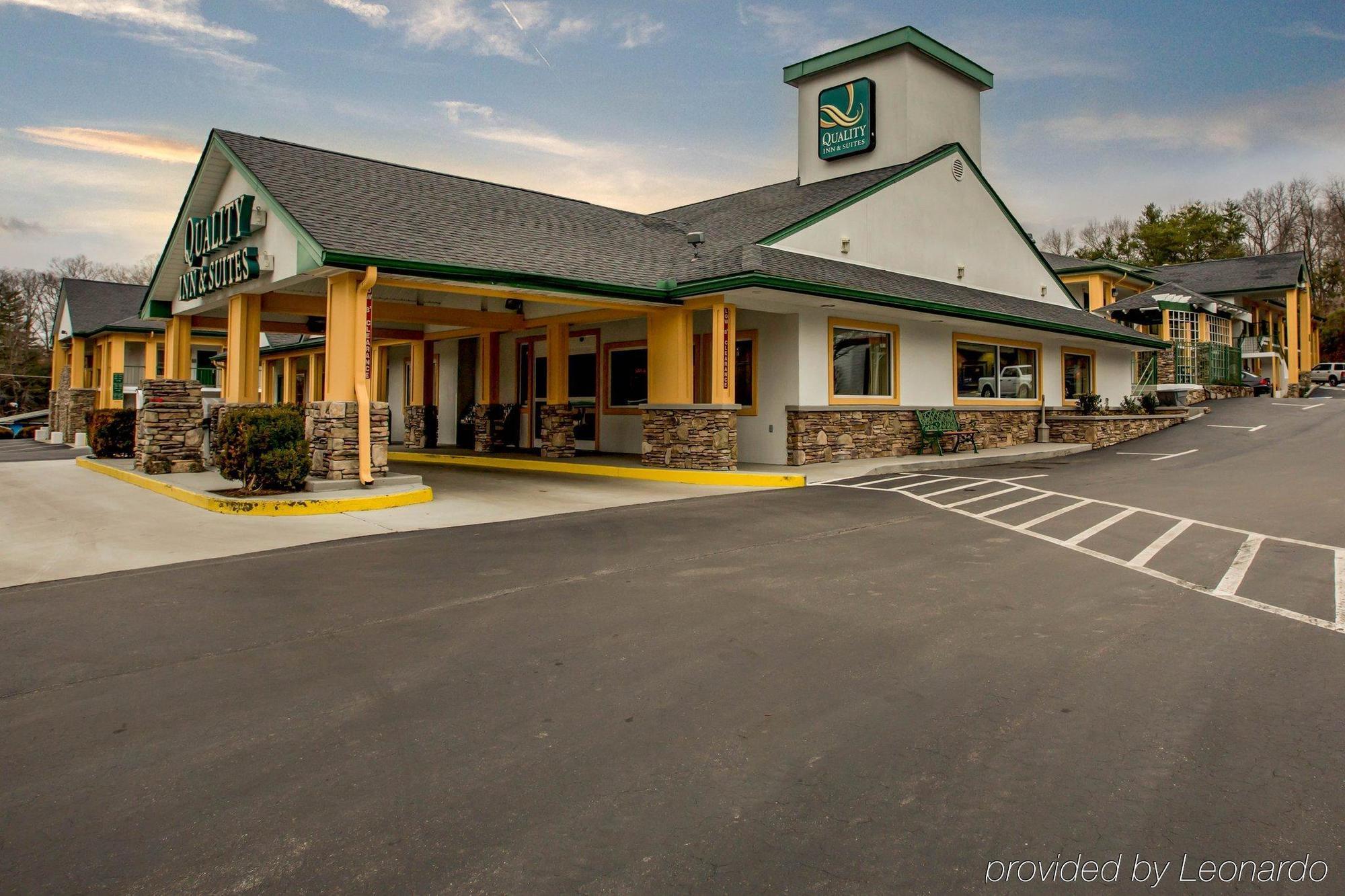 Quality Inn & Suites Biltmore East Asheville Exterior photo